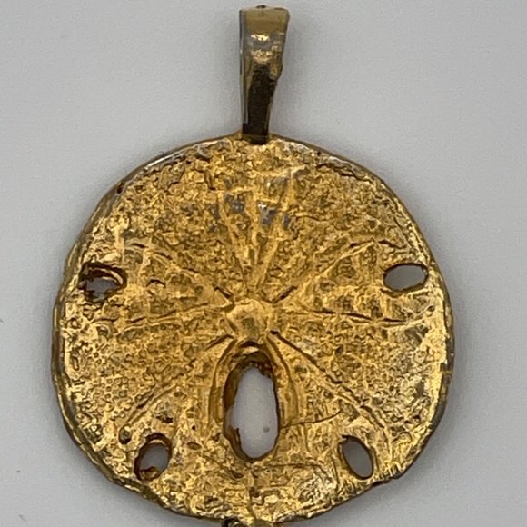Sand Dollar Pendant Gold Tone Nautical Beach Sea - Picture 3 of 4
